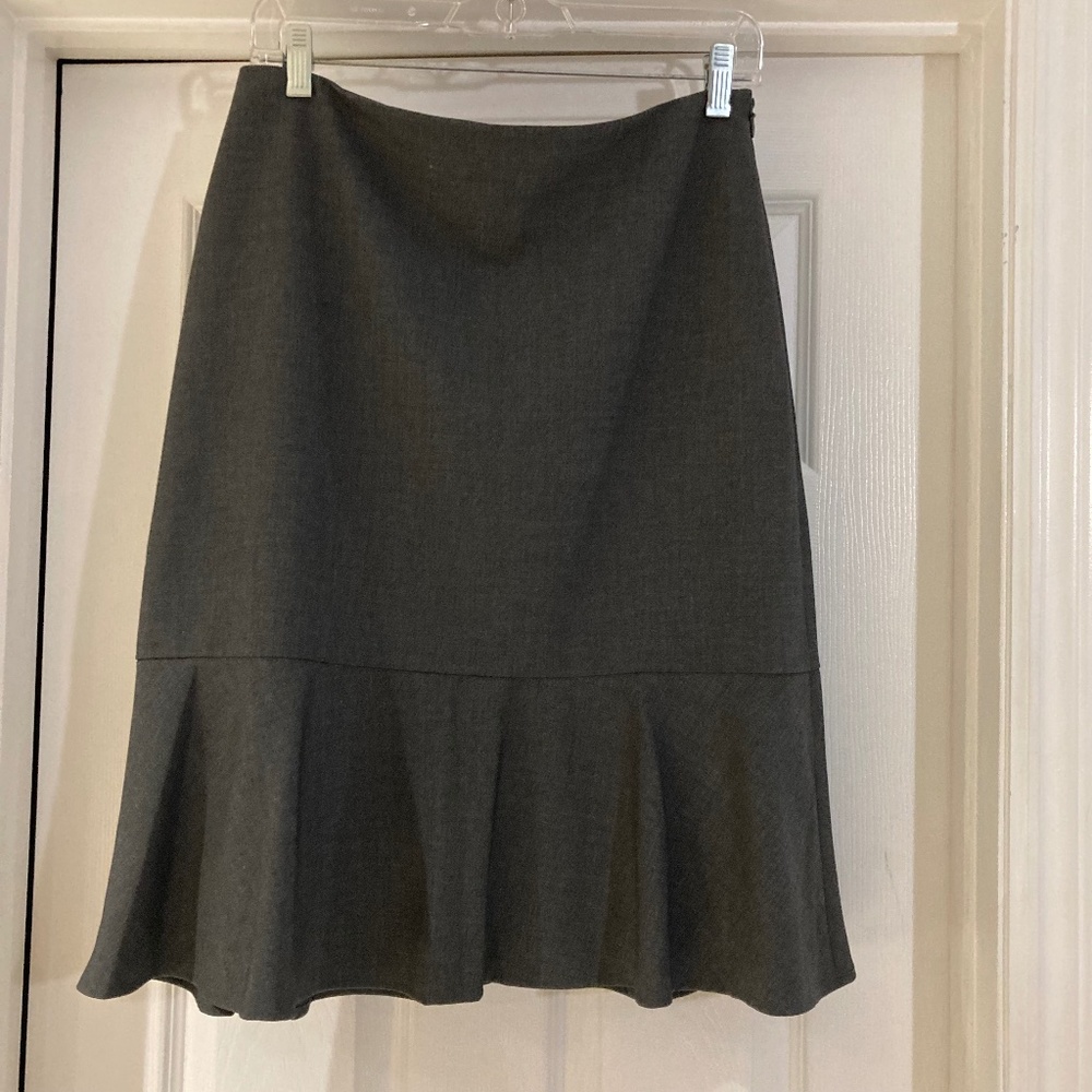 A-line skirt with flounced hem - Grey knee length workwear - Worthington- Size 8